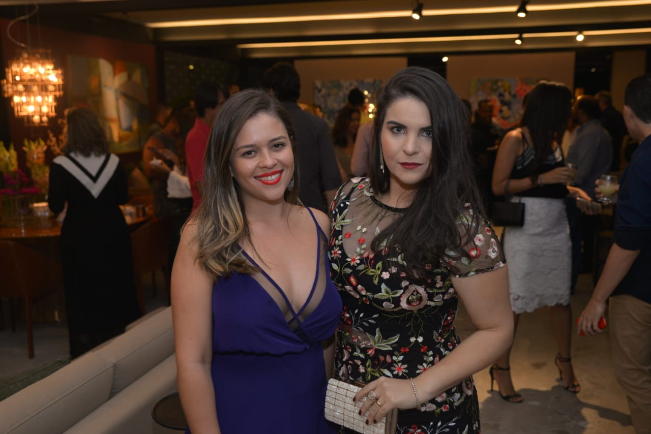  Mirella Oliveira e Paula Almeida         