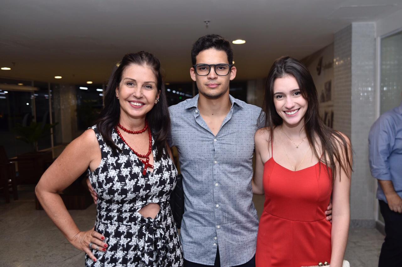  Yara Barbosa, Rodrigo Barbosa e Maria Eduarda Serravale                         