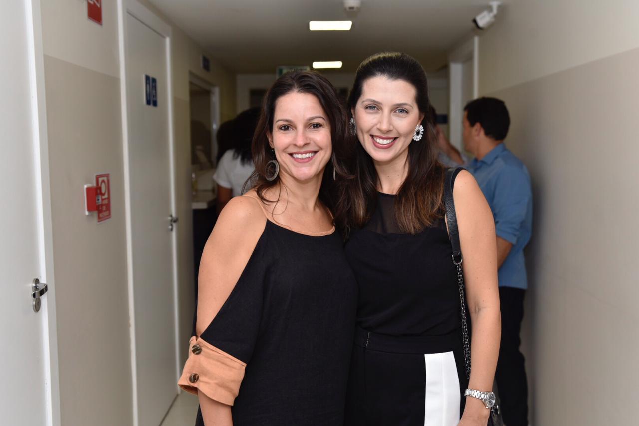  Maria Falcão e Mirian Vaz          