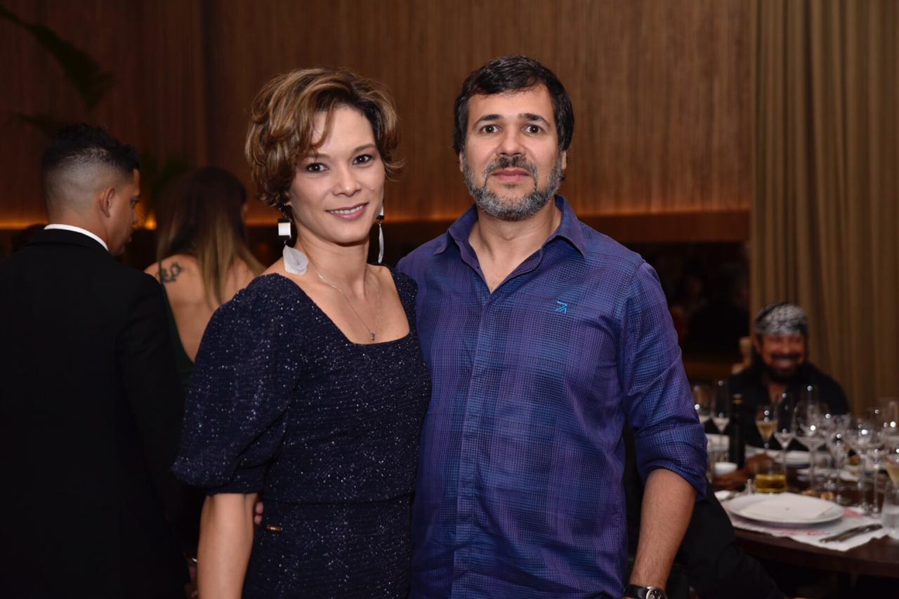  Viviane Vieira e Adriano Mascarenhas             