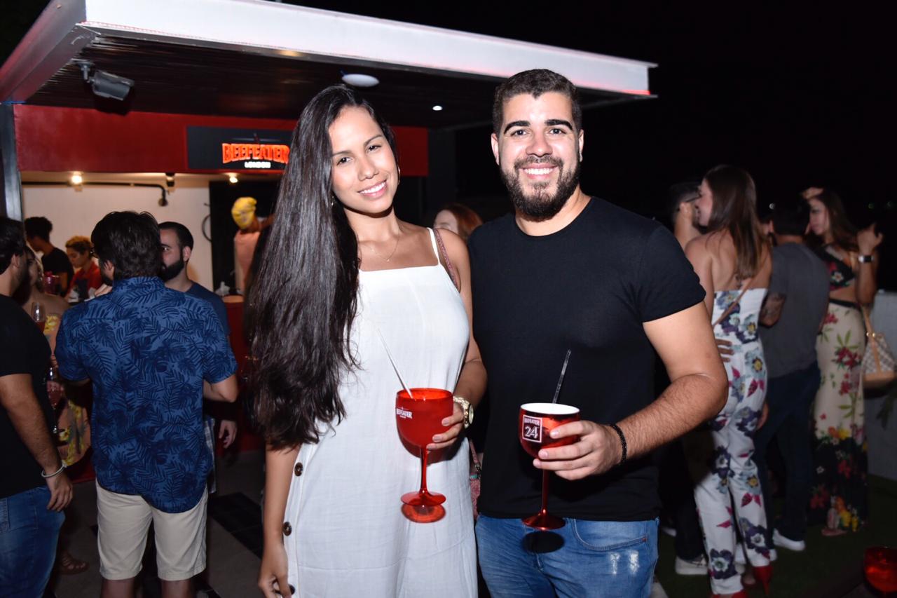 Mariana Souza e DJ Gueri    
