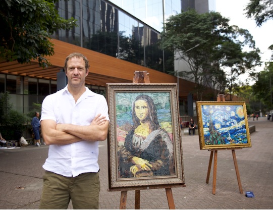   Avenida Paulista recebe intervenção com obras do artista  Eduardo Srur 