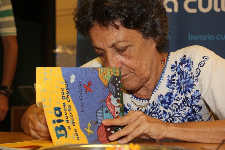 Escritora baiana Iray Galrão promove contação de história para o público kids no Rio Vermelho