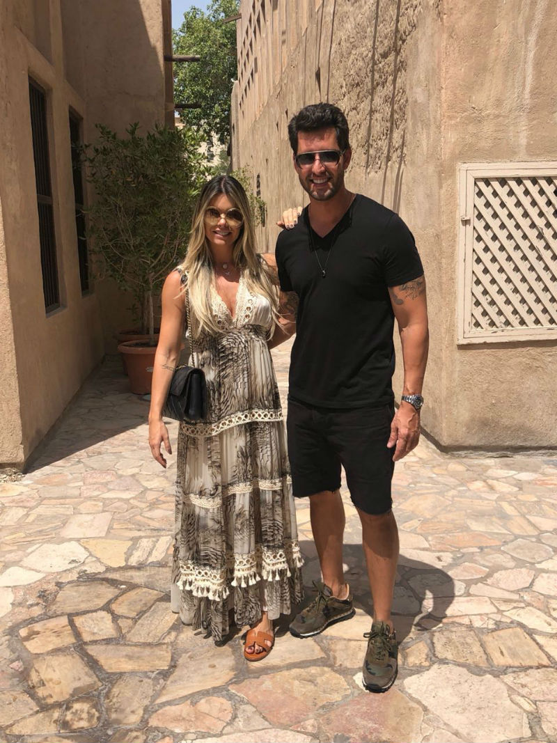 Julia Sampaio e Pedro Paulo Muniz curtem férias no Oriente Médio