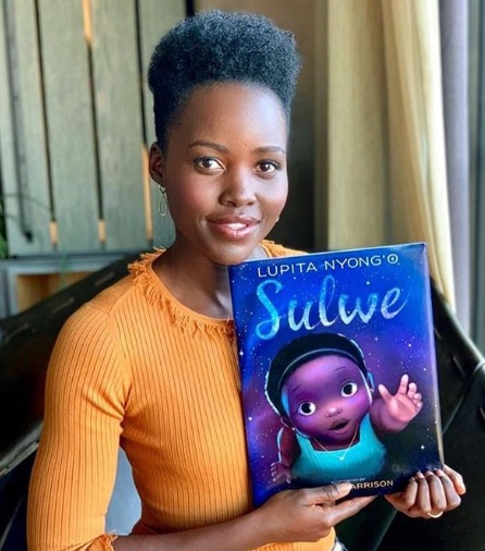 Lupita Nyong'o lança livro infantil sobre empoderamento