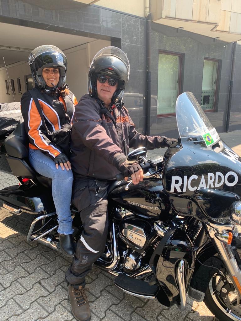 Ricardo Luzbel viaja de moto pela Europa