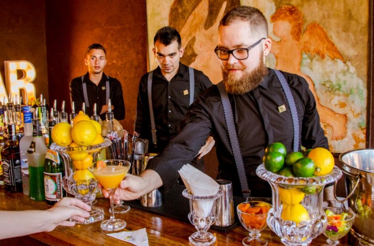 Noronha Cocktail Week reúne bartenders para eventos especiais focados em sustentabilidade