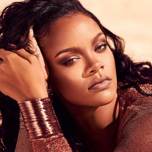 Rihanna lança parceria no mundo fashion de luxo
