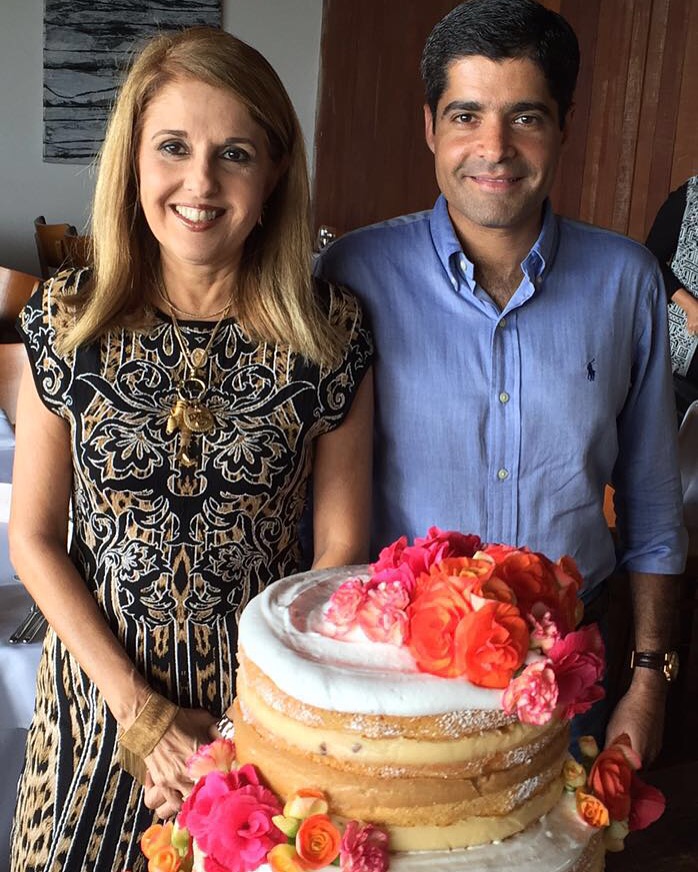 Rosário Magalhães comemora aniversário no restaurante Amado. Aos cliques, vem!