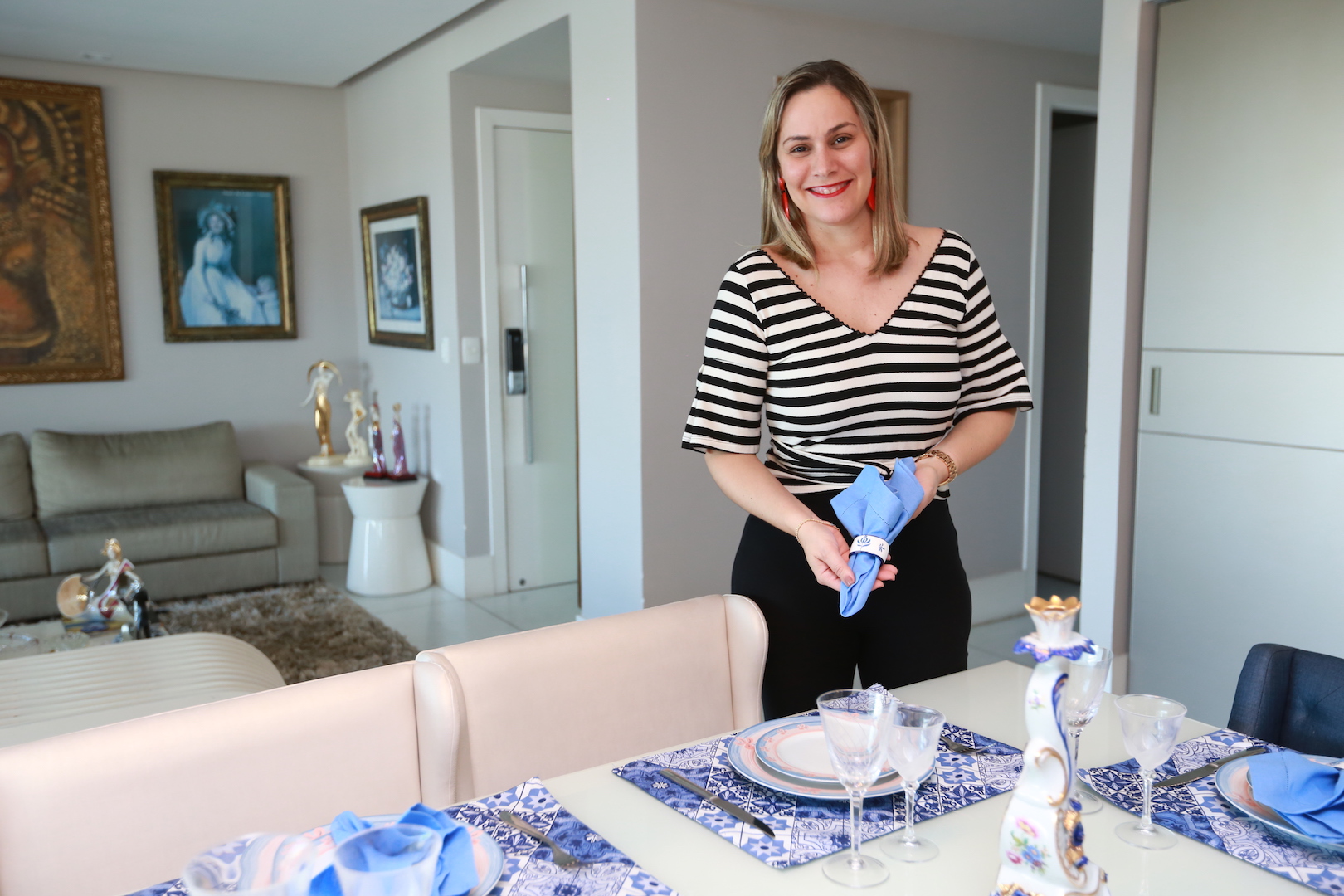 Viviane Faro lança a Viveste Home Style com chá da tarde para mulheres